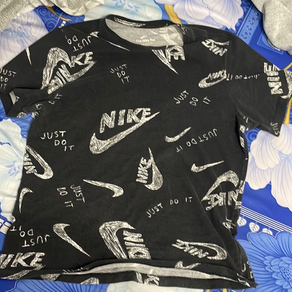 NIKE Tee - Just Do it swoosh pattern